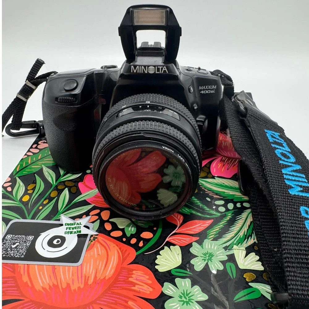 Minolta Maxxum 400si 35mm SLR Film Camera with 35-80mm Lens and Strap